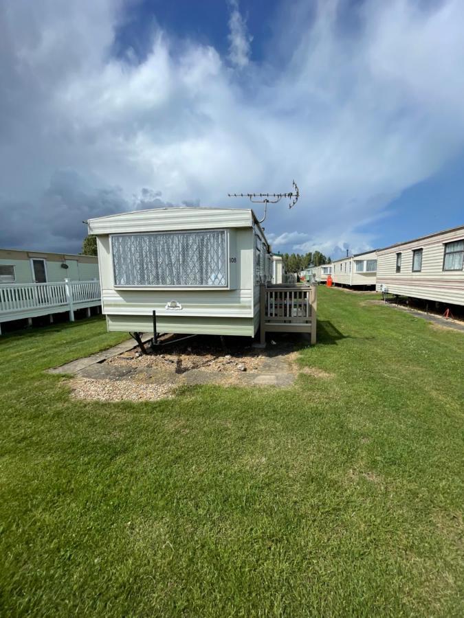 Tessas Caravan Breaks Chapel Saint Leonards Exterior foto